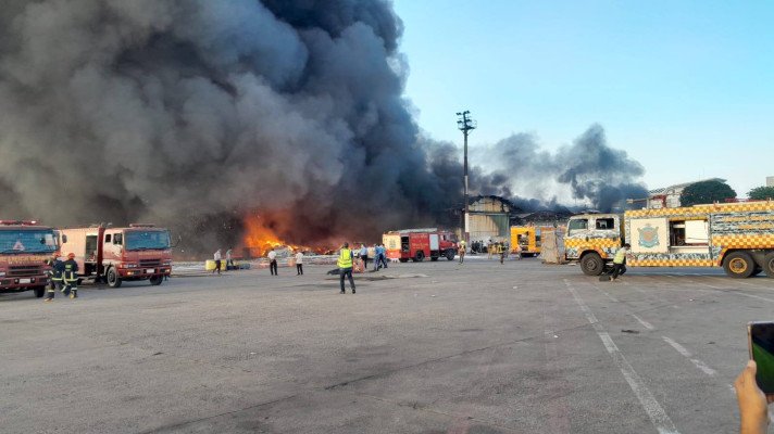 কার্গো ভিলেজে রহস্যজনক আগুন