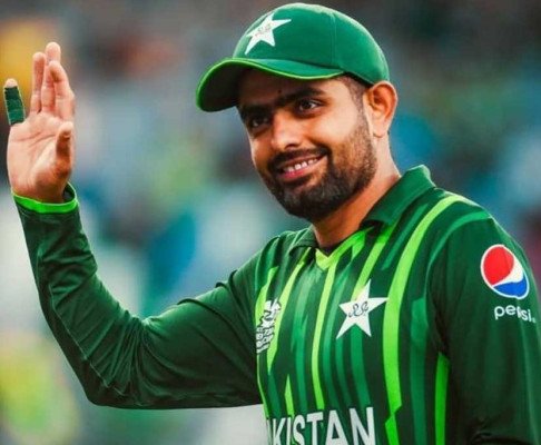 পাকিস্তান টি-টোয়েন্টি দলে ফিরলেন সাবেক অধিনায়ক বাবর আজম।