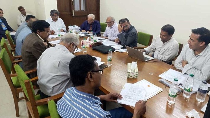 বিশেষজ্ঞদের সঙ্গে জাতীয় ঐকমত্য কমিশনের বৈঠক।